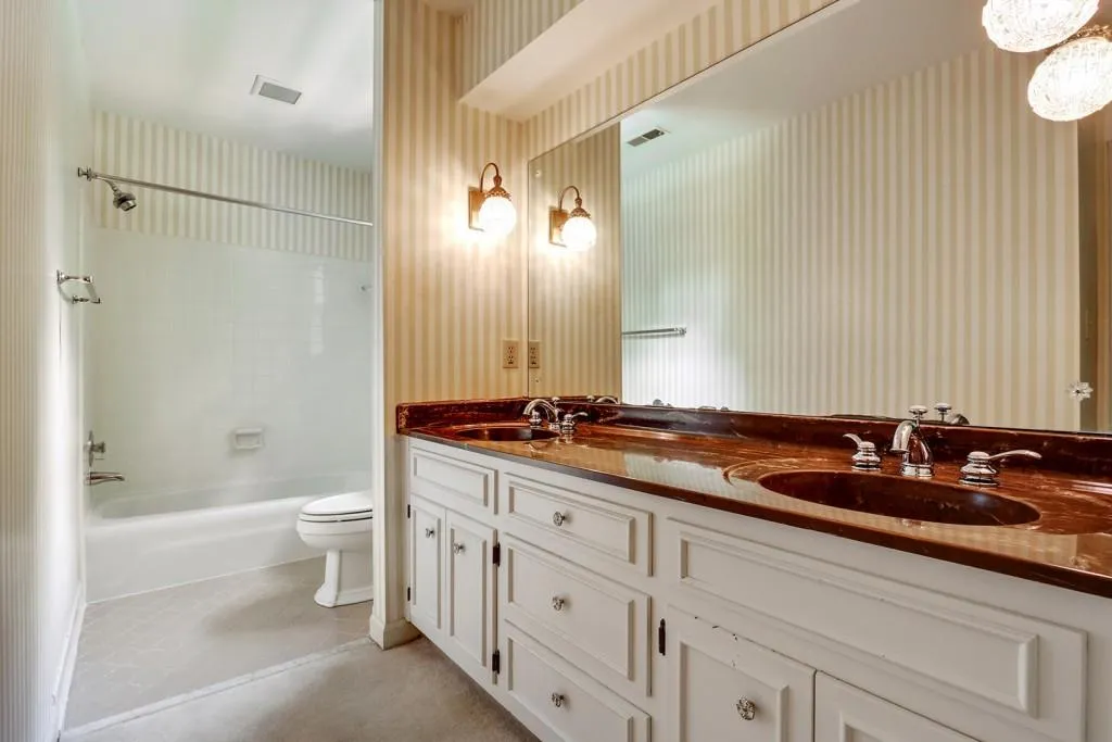 125 Habersham Waters Court, Sandy Springs, Georgia 30350, 4 Bedrooms Bedrooms, ,3 BathroomsBathrooms,Residential,Sold,125 Habersham Waters Court,5723196