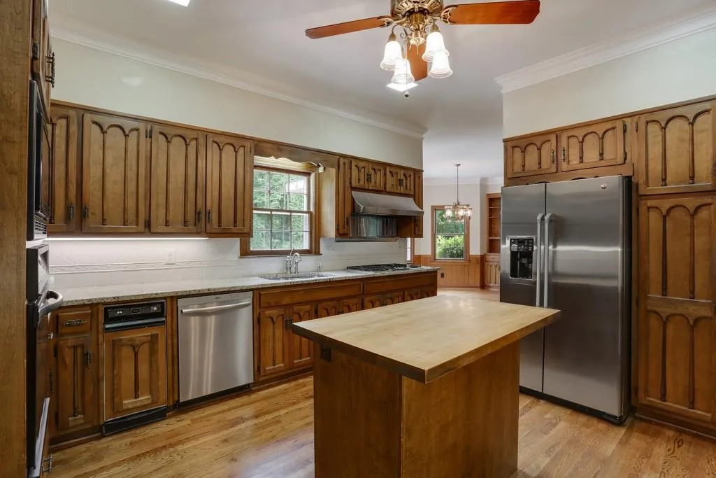 125 Habersham Waters Court, Sandy Springs, Georgia 30350, 4 Bedrooms Bedrooms, ,3 BathroomsBathrooms,Residential,Sold,125 Habersham Waters Court,5723196