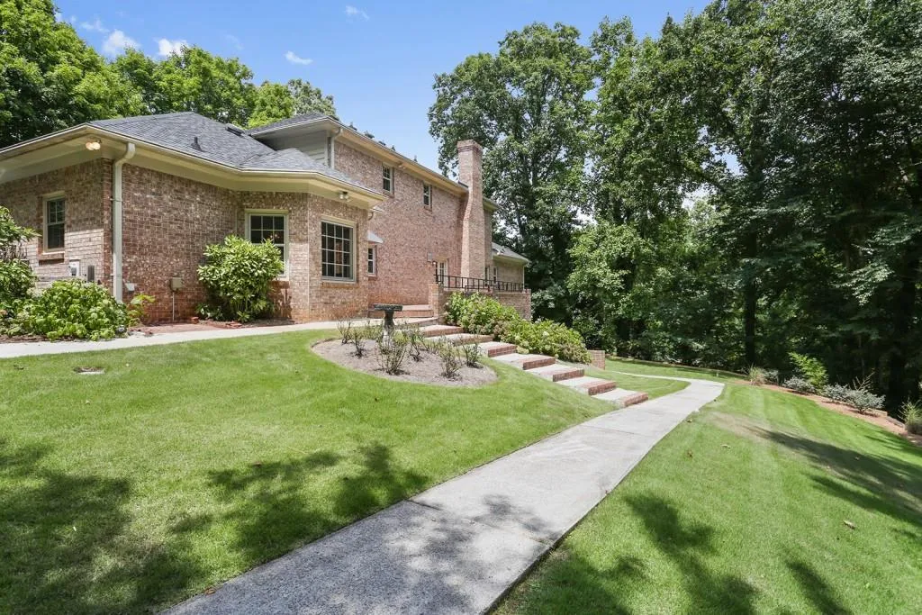 125 Habersham Waters Court, Sandy Springs, Georgia 30350, 4 Bedrooms Bedrooms, ,3 BathroomsBathrooms,Residential,Sold,125 Habersham Waters Court,5723196