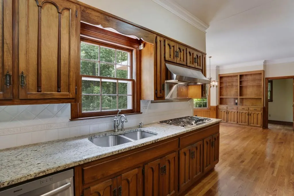 125 Habersham Waters Court, Sandy Springs, Georgia 30350, 4 Bedrooms Bedrooms, ,3 BathroomsBathrooms,Residential,Sold,125 Habersham Waters Court,5723196