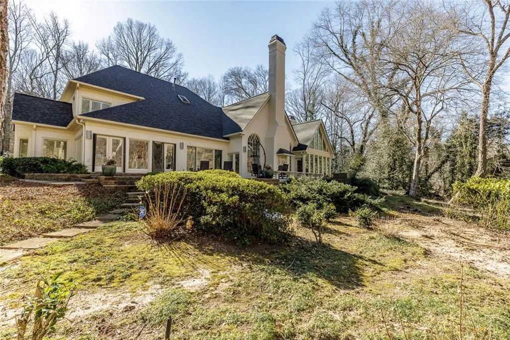 325 Riverhall Court, Sandy Springs, Georgia 30350, 5 Bedrooms Bedrooms, ,4 BathroomsBathrooms,Residential,For Sale,325 Riverhall Court,7699479