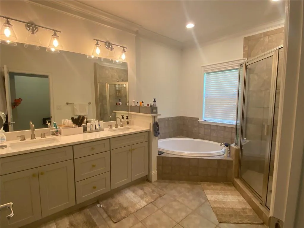 1171 Glenridge Place, Atlanta, Georgia 30342, 1 Bedroom Bedrooms, ,1 BathroomBathrooms,Residential,Sold,1171 Glenridge Place,6937635