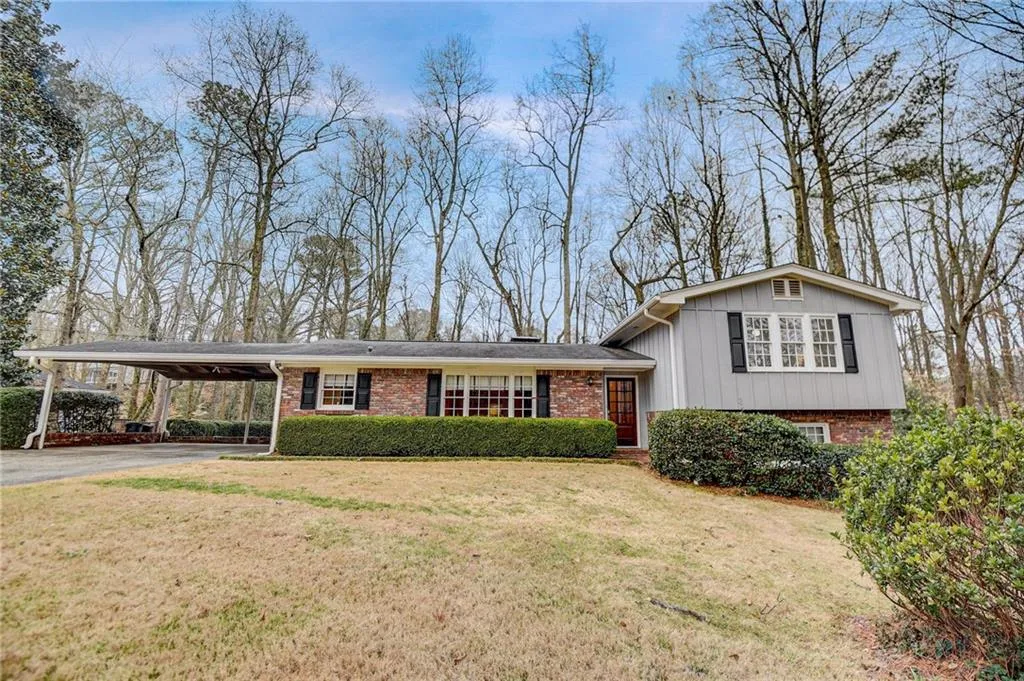 625 Amberidge Trail, Sandy Springs, Georgia 30328, 4 Bedrooms Bedrooms, ,2 BathroomsBathrooms,Residential,Sold,625 Amberidge Trail,7346995