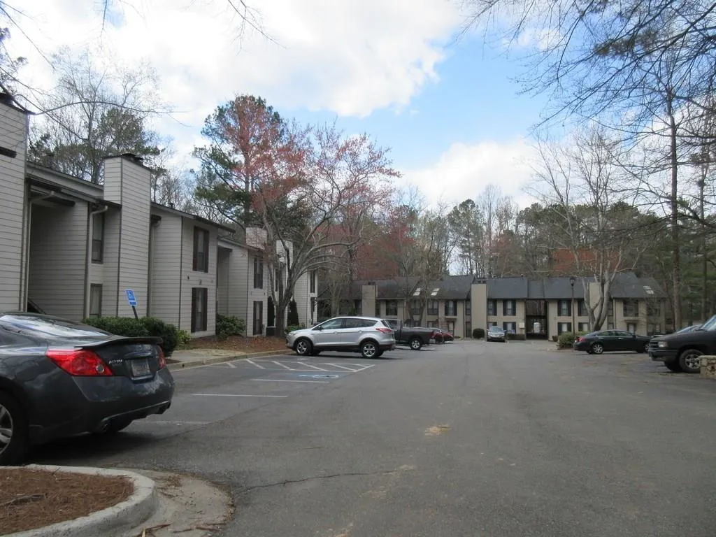 9400 Roberts Drive Unit 7k, Sandy Springs, Georgia 30350, 2 Bedrooms Bedrooms, ,2 BathroomsBathrooms,Residential,Sold,9400 Roberts Drive Unit 7k,5983549