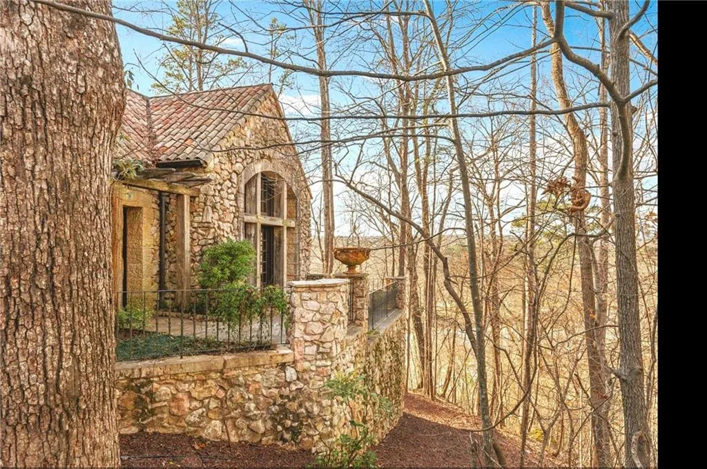 2100 West Wesley Road, Atlanta, Georgia 30327, 3 Bedrooms Bedrooms, 0 ,3 BathroomsBathrooms,Land,For Sale,2100 West Wesley Road,7680937