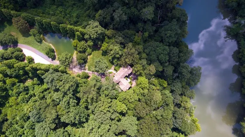 2100 West Wesley Road, Atlanta, Georgia 30327, 3 Bedrooms Bedrooms, ,3 BathroomsBathrooms,Land,For Sale,2100 West Wesley Road,7680937