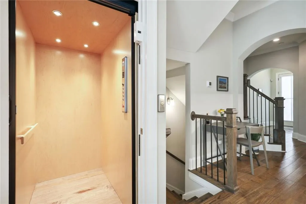 take private elevator to terrace or top level