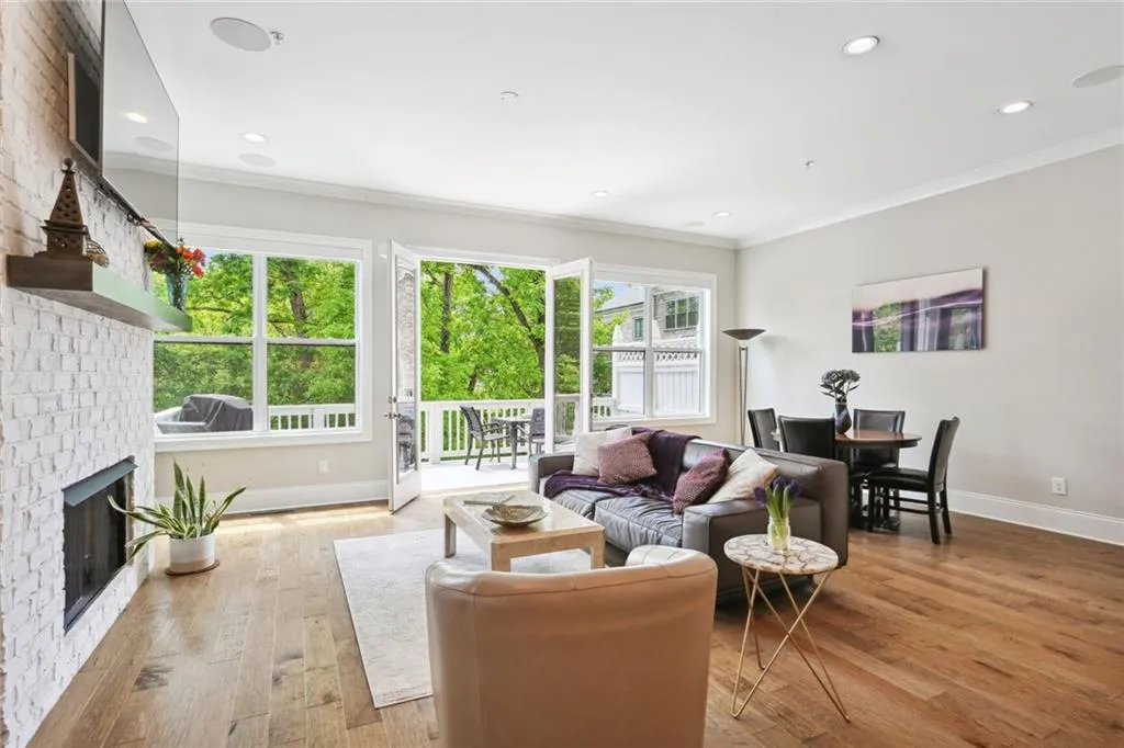 2064 Wheaton Way, Atlanta, Georgia 30328, 4 Bedrooms Bedrooms, ,3 BathroomsBathrooms,Residential,Sold,2064 Wheaton Way,7394212