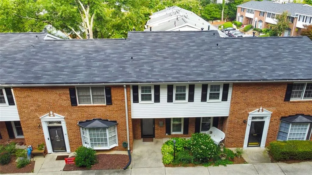 6520 Roswell Road Unit 19, Atlanta, Georgia 30328, 3 Bedrooms Bedrooms, ,2 BathroomsBathrooms,Residential,Sold,6520 Roswell Road Unit 19,6922099