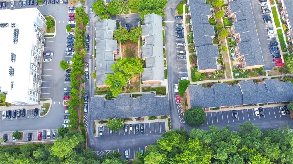 6520 Roswell Road Unit 19, Atlanta, Georgia 30328, 3 Bedrooms Bedrooms, ,2 BathroomsBathrooms,Residential,Sold,6520 Roswell Road Unit 19,6922099