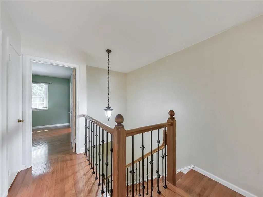 6520 Roswell Road Unit 19, Atlanta, Georgia 30328, 3 Bedrooms Bedrooms, ,2 BathroomsBathrooms,Residential,Sold,6520 Roswell Road Unit 19,6922099