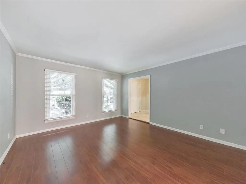 6520 Roswell Road Unit 19, Atlanta, Georgia 30328, 3 Bedrooms Bedrooms, ,2 BathroomsBathrooms,Residential,Sold,6520 Roswell Road Unit 19,6922099
