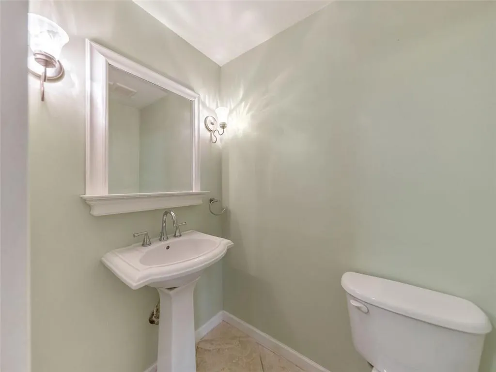 6520 Roswell Road Unit 19, Atlanta, Georgia 30328, 3 Bedrooms Bedrooms, ,2 BathroomsBathrooms,Residential,Sold,6520 Roswell Road Unit 19,6922099