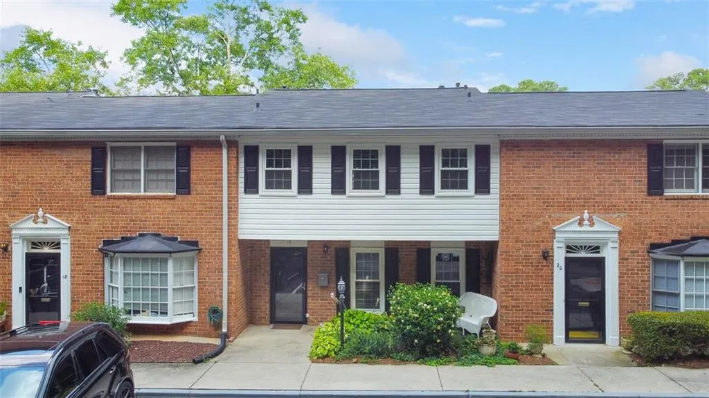 6520 Roswell Road Unit 19, Atlanta, Georgia 30328, 3 Bedrooms Bedrooms, ,2 BathroomsBathrooms,Residential,Sold,6520 Roswell Road Unit 19,6922099