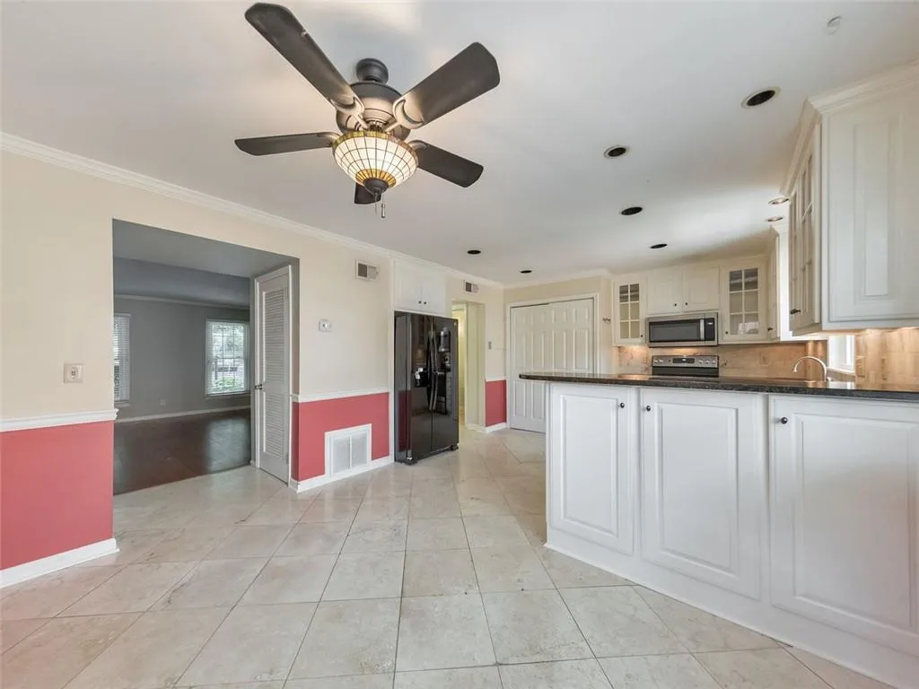 6520 Roswell Road Unit 19, Atlanta, Georgia 30328, 3 Bedrooms Bedrooms, ,2 BathroomsBathrooms,Residential,Sold,6520 Roswell Road Unit 19,6922099