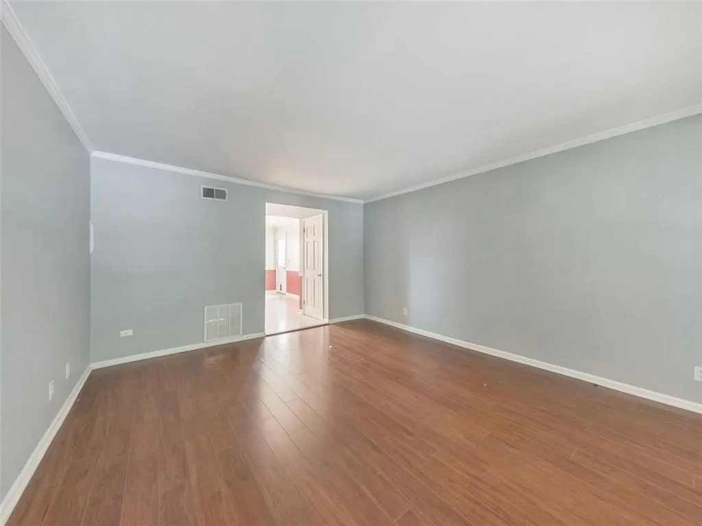 6520 Roswell Road Unit 19, Atlanta, Georgia 30328, 3 Bedrooms Bedrooms, ,2 BathroomsBathrooms,Residential,Sold,6520 Roswell Road Unit 19,6922099