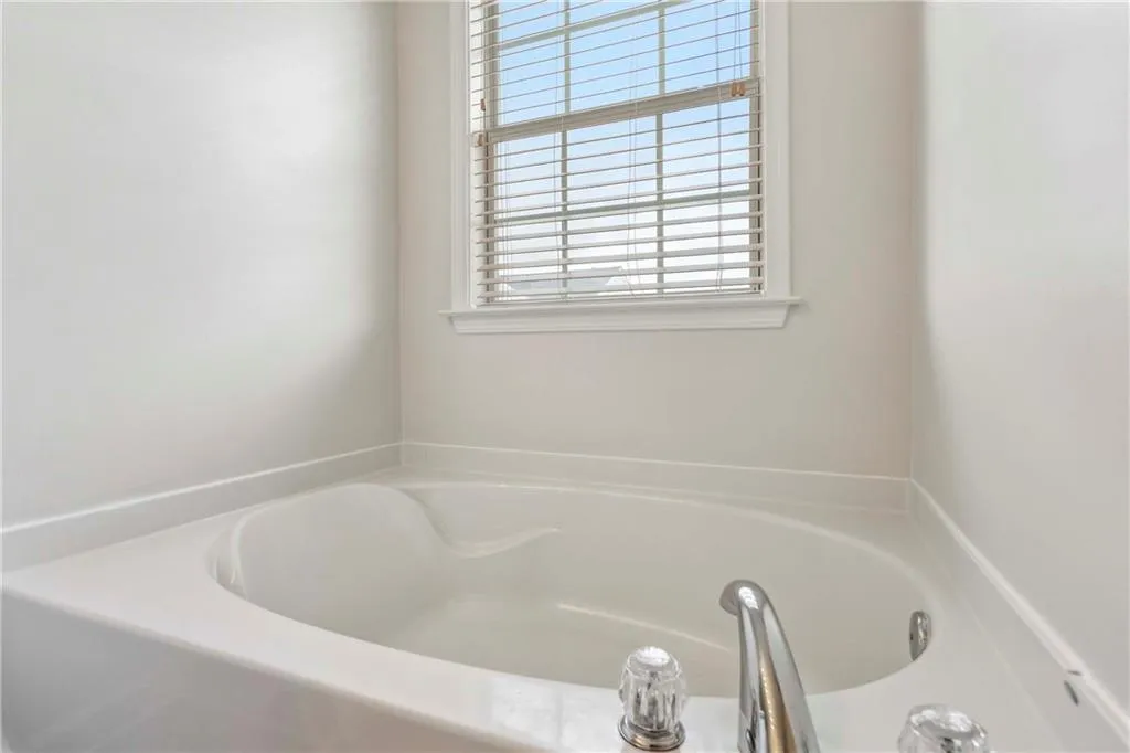 3537 Chattahoochee Summit Lane Se Unit 24, Atlanta, Georgia 30339, 2 Bedrooms Bedrooms, ,2 BathroomsBathrooms,Residential,For Sale,3537 Chattahoochee Summit Lane Se Unit 24,7620353