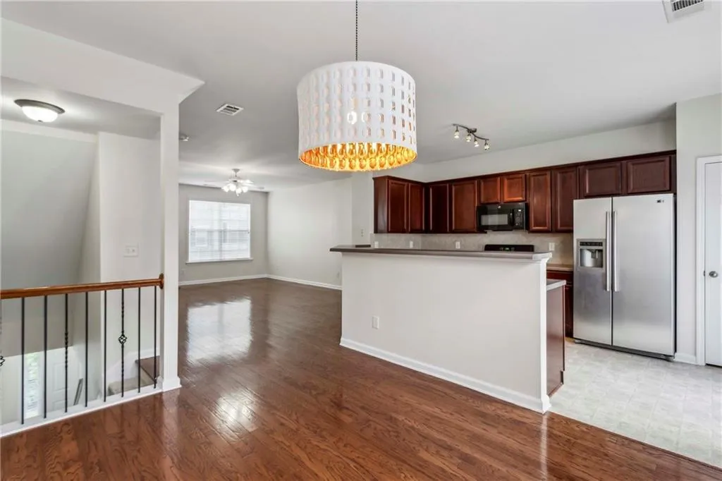 3537 Chattahoochee Summit Lane Se Unit 24, Atlanta, Georgia 30339, 2 Bedrooms Bedrooms, ,2 BathroomsBathrooms,Residential,For Sale,3537 Chattahoochee Summit Lane Se Unit 24,7620353