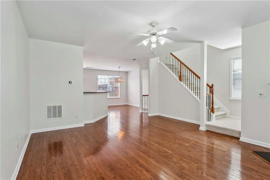 3537 Chattahoochee Summit Lane Se Unit 24, Atlanta, Georgia 30339, 2 Bedrooms Bedrooms, ,2 BathroomsBathrooms,Residential,For Sale,3537 Chattahoochee Summit Lane Se Unit 24,7620353