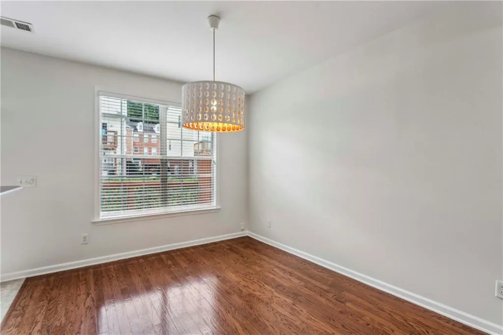 3537 Chattahoochee Summit Lane Se Unit 24, Atlanta, Georgia 30339, 2 Bedrooms Bedrooms, ,2 BathroomsBathrooms,Residential,For Sale,3537 Chattahoochee Summit Lane Se Unit 24,7620353