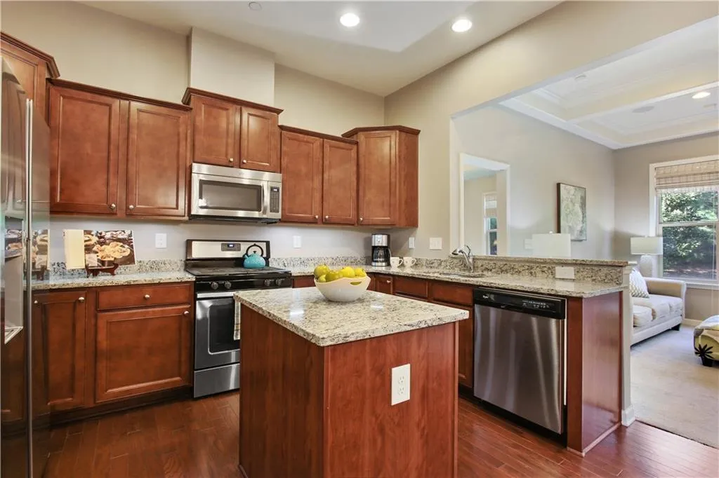 114 Bradford Drive, Sandy Springs, Georgia 30328, 4 Bedrooms Bedrooms, ,3 BathroomsBathrooms,Residential,Sold,114 Bradford Drive,6692819