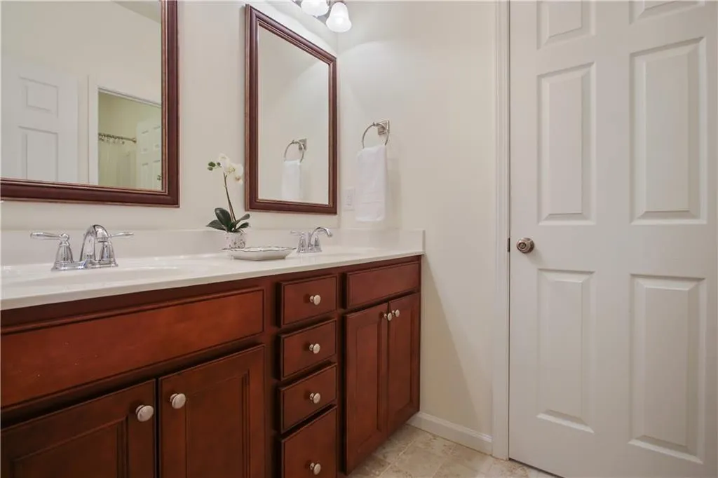 114 Bradford Drive, Sandy Springs, Georgia 30328, 4 Bedrooms Bedrooms, ,3 BathroomsBathrooms,Residential,Sold,114 Bradford Drive,6692819