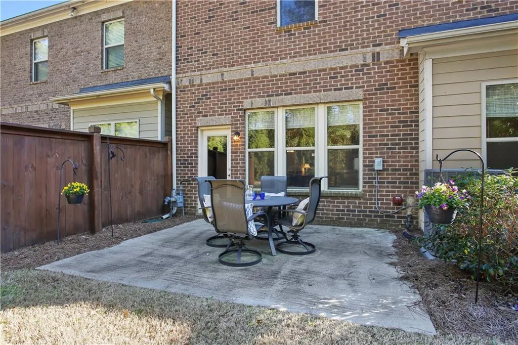 114 Bradford Drive, Sandy Springs, Georgia 30328, 4 Bedrooms Bedrooms, ,3 BathroomsBathrooms,Residential,Sold,114 Bradford Drive,6692819