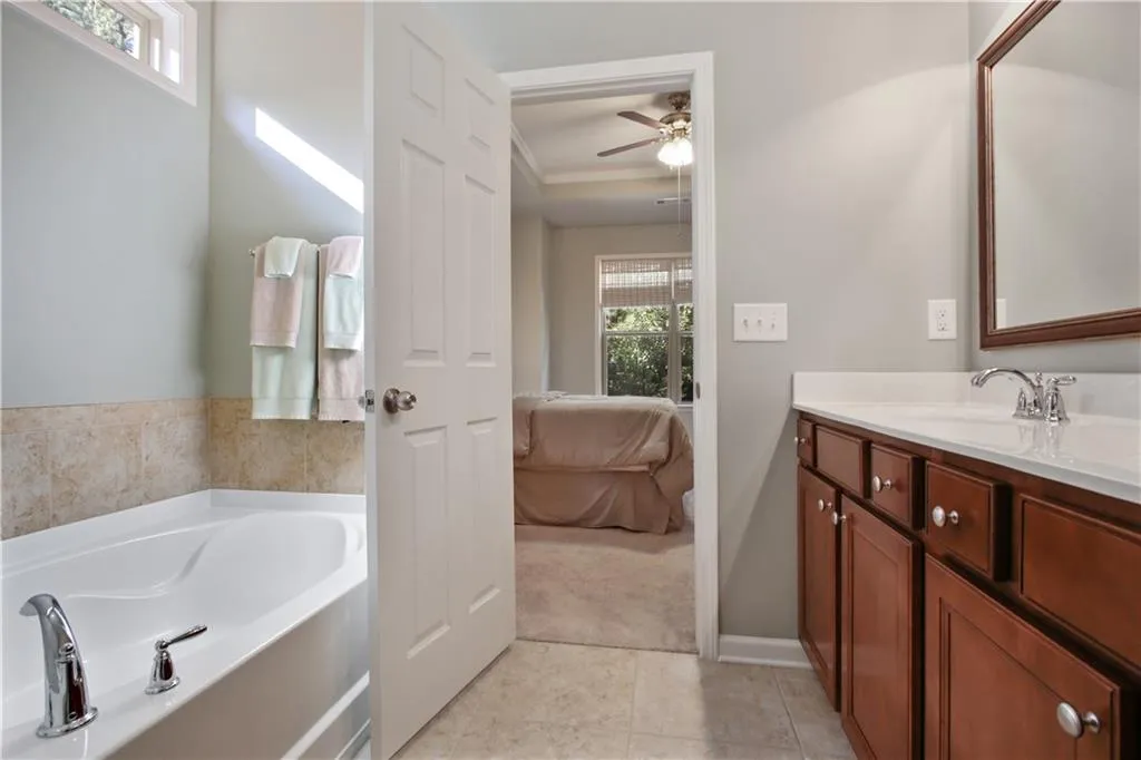 114 Bradford Drive, Sandy Springs, Georgia 30328, 4 Bedrooms Bedrooms, ,3 BathroomsBathrooms,Residential,Sold,114 Bradford Drive,6692819