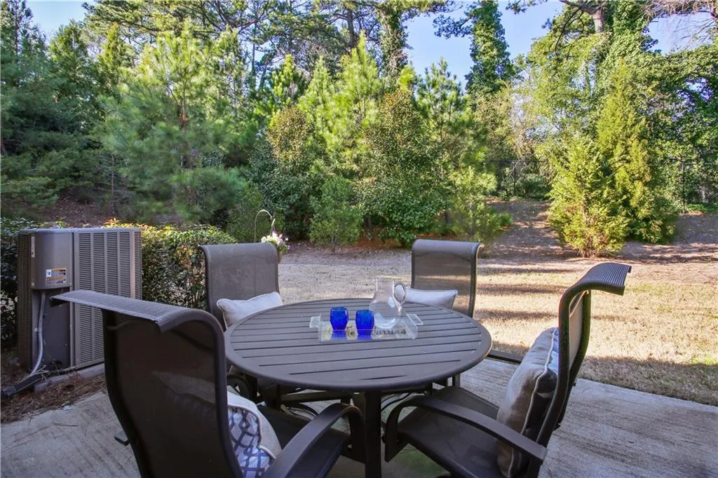 114 Bradford Drive, Sandy Springs, Georgia 30328, 4 Bedrooms Bedrooms, ,3 BathroomsBathrooms,Residential,Sold,114 Bradford Drive,6692819