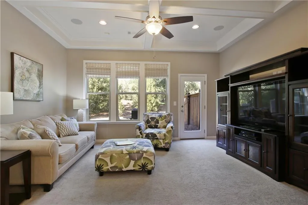 114 Bradford Drive, Sandy Springs, Georgia 30328, 4 Bedrooms Bedrooms, ,3 BathroomsBathrooms,Residential,Sold,114 Bradford Drive,6692819