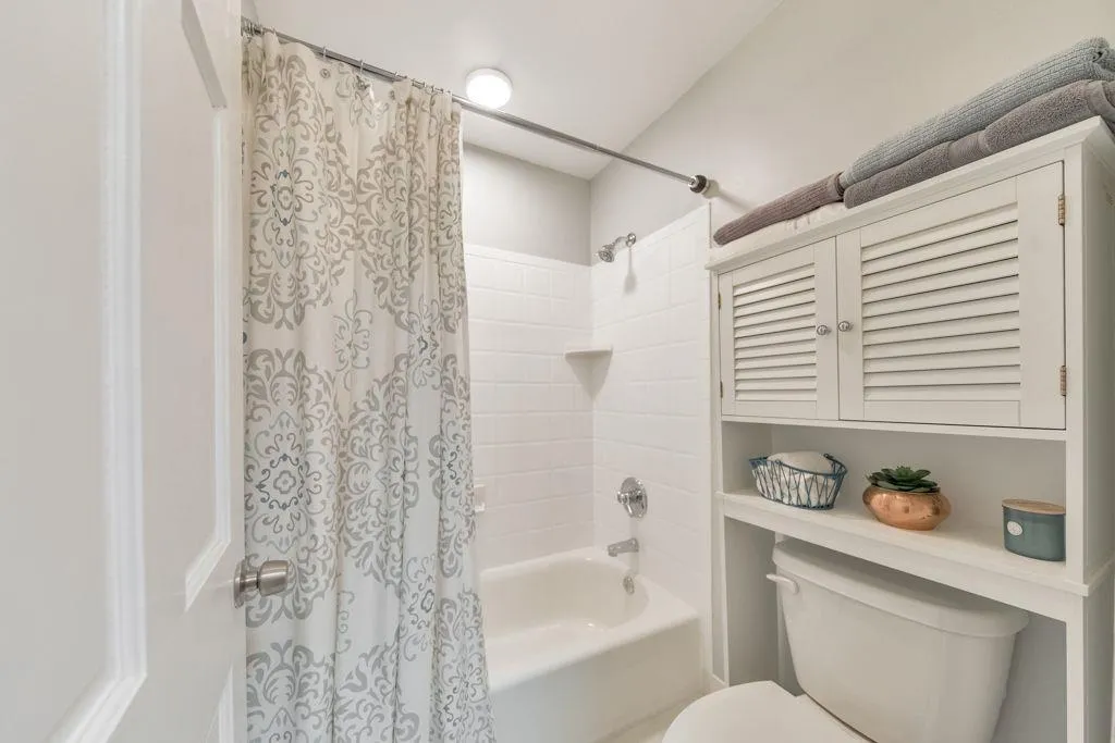 66 Goldrush Circle Ne, Atlanta, Georgia 30328, 3 Bedrooms Bedrooms, ,2 BathroomsBathrooms,Residential,Sold,66 Goldrush Circle Ne,7540085