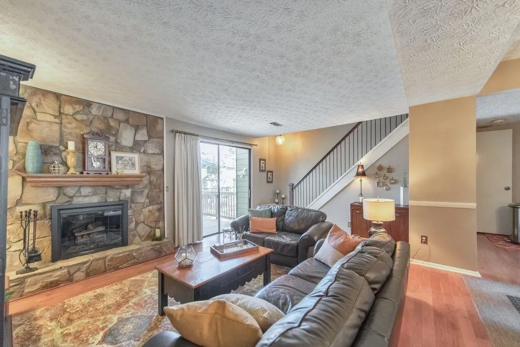 66 Goldrush Circle Ne, Atlanta, Georgia 30328, 3 Bedrooms Bedrooms, ,2 BathroomsBathrooms,Residential,Sold,66 Goldrush Circle Ne,7540085