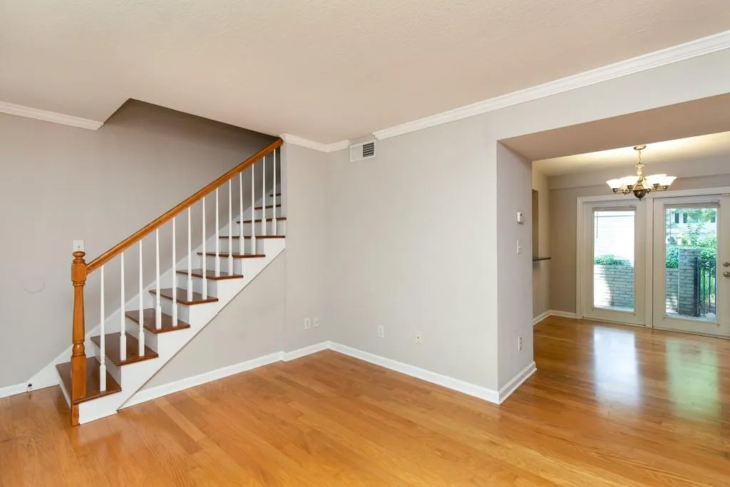 6940 Roswell Road Unit 25b, Sandy Springs, Georgia 30328, 2 Bedrooms Bedrooms, ,1 BathroomBathrooms,Residential,Sold,6940 Roswell Road Unit 25b,6571925