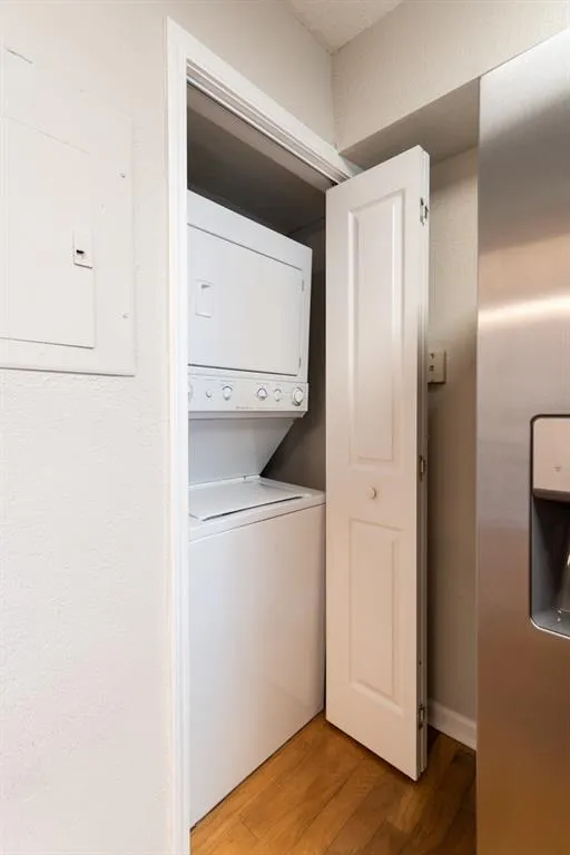 6940 Roswell Road Unit 25b, Sandy Springs, Georgia 30328, 2 Bedrooms Bedrooms, ,1 BathroomBathrooms,Residential,Sold,6940 Roswell Road Unit 25b,6571925