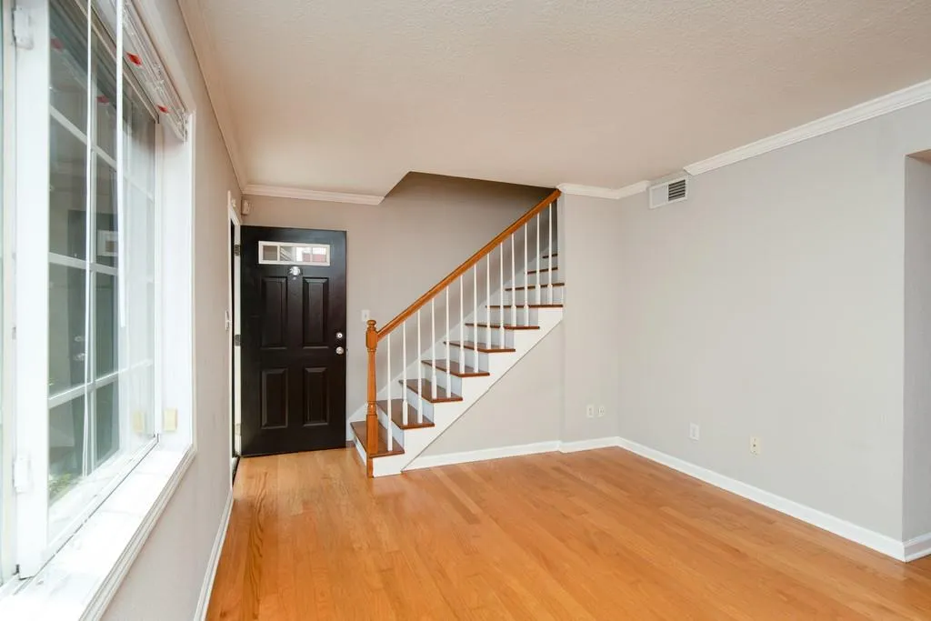 6940 Roswell Road Unit 25b, Sandy Springs, Georgia 30328, 2 Bedrooms Bedrooms, ,1 BathroomBathrooms,Residential,Sold,6940 Roswell Road Unit 25b,6571925