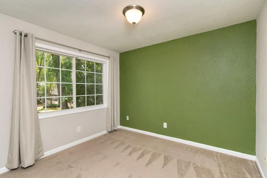 6940 Roswell Road Unit 25b, Sandy Springs, Georgia 30328, 2 Bedrooms Bedrooms, ,1 BathroomBathrooms,Residential,Sold,6940 Roswell Road Unit 25b,6571925