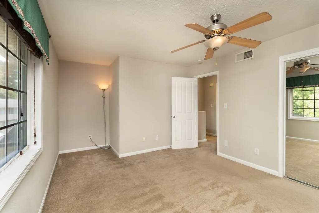 6940 Roswell Road Unit 25b, Sandy Springs, Georgia 30328, 2 Bedrooms Bedrooms, ,1 BathroomBathrooms,Residential,Sold,6940 Roswell Road Unit 25b,6571925