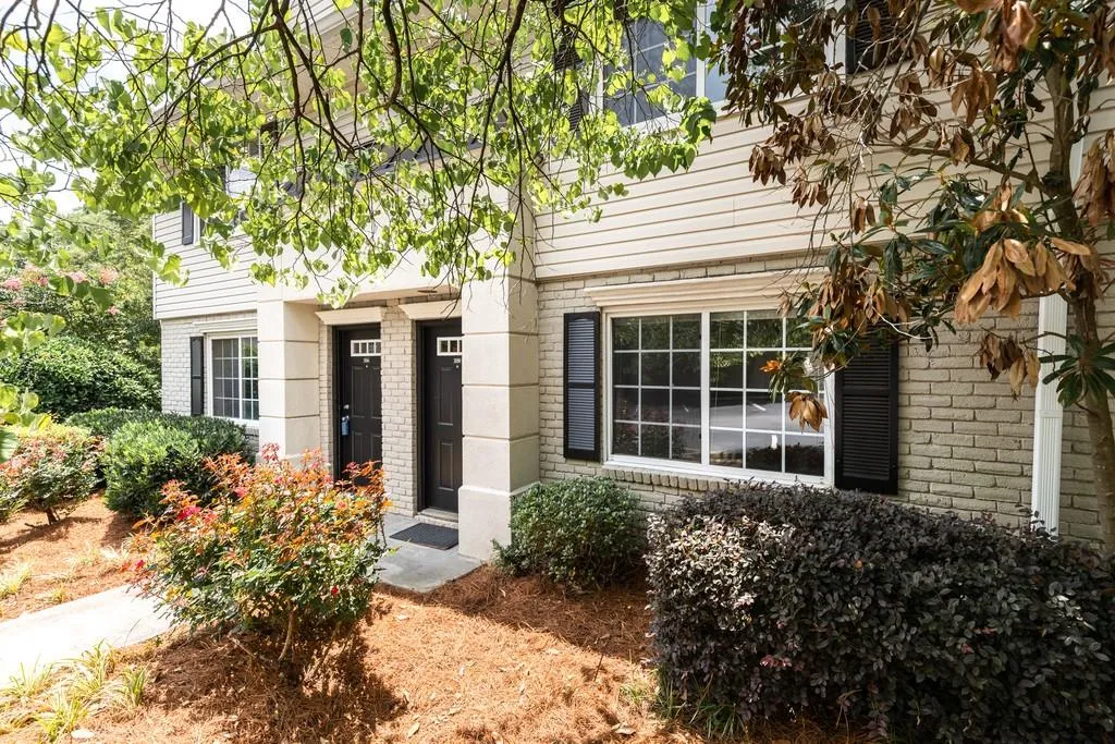 6940 Roswell Road Unit 25b, Sandy Springs, Georgia 30328, 2 Bedrooms Bedrooms, ,1 BathroomBathrooms,Residential,Sold,6940 Roswell Road Unit 25b,6571925