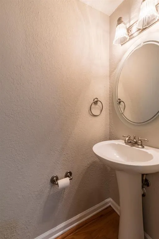 6940 Roswell Road Unit 25b, Sandy Springs, Georgia 30328, 2 Bedrooms Bedrooms, ,1 BathroomBathrooms,Residential,Sold,6940 Roswell Road Unit 25b,6571925