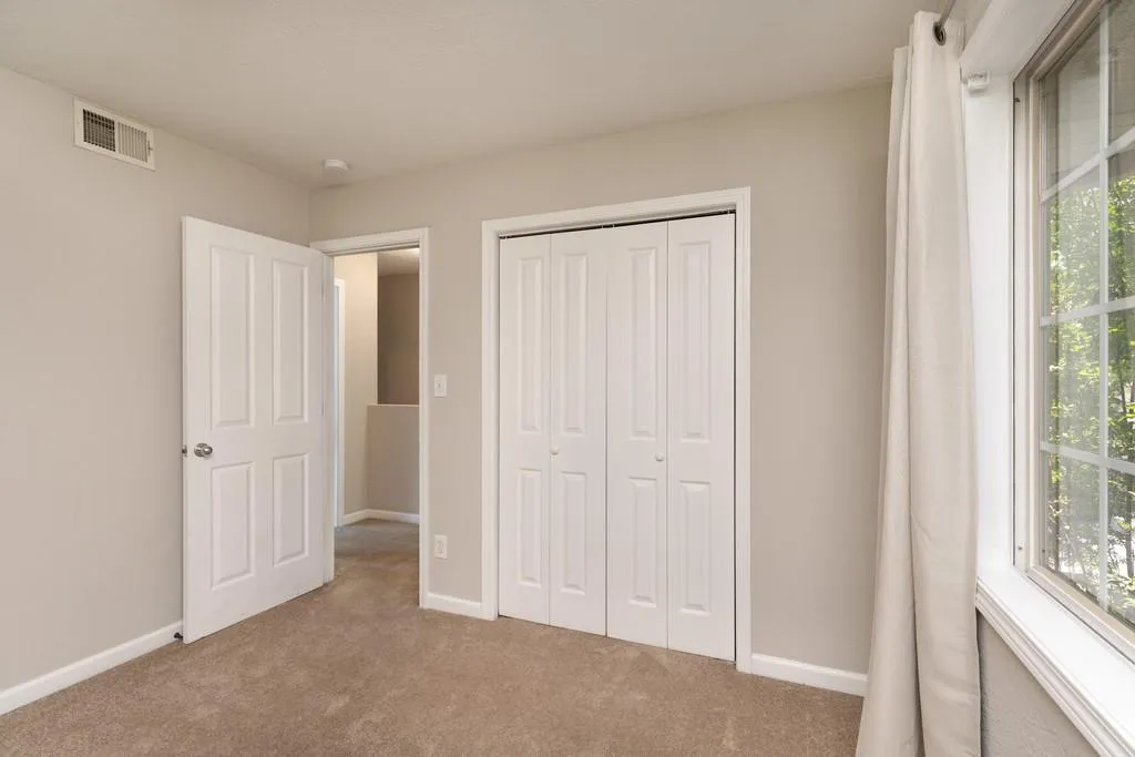 6940 Roswell Road Unit 25b, Sandy Springs, Georgia 30328, 2 Bedrooms Bedrooms, ,1 BathroomBathrooms,Residential,Sold,6940 Roswell Road Unit 25b,6571925