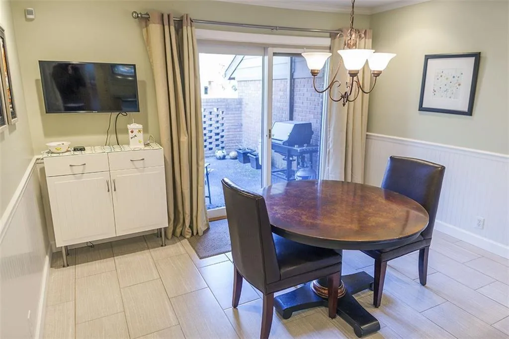 300 Francyne Court, Sandy Springs, Georgia 30328, 3 Bedrooms Bedrooms, ,2 BathroomsBathrooms,Residential,Sold,300 Francyne Court,5978127