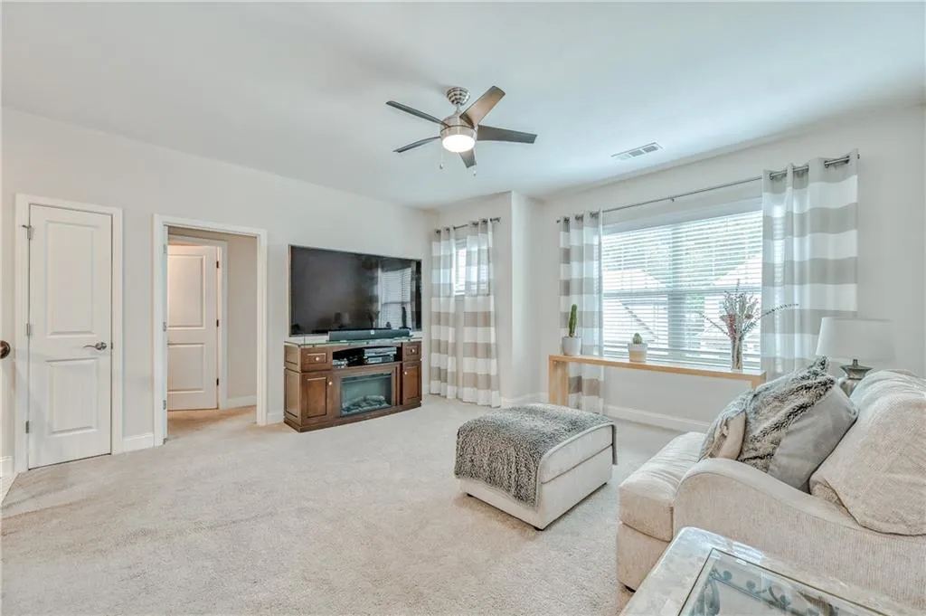 107 Austin Drive, Atlanta, Georgia 30328, 5 Bedrooms Bedrooms, ,4 BathroomsBathrooms,Residential,Sold,107 Austin Drive,7056438