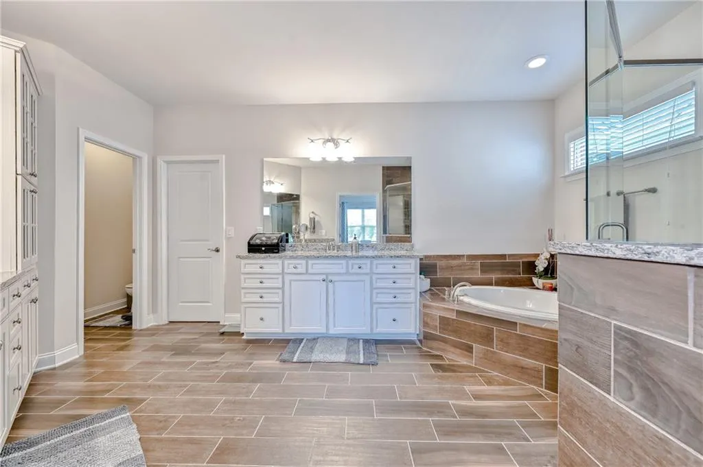 107 Austin Drive, Atlanta, Georgia 30328, 5 Bedrooms Bedrooms, ,4 BathroomsBathrooms,Residential,Sold,107 Austin Drive,7056438
