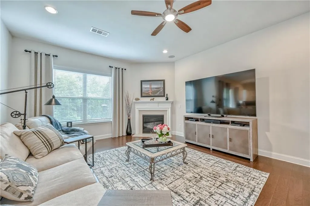 107 Austin Drive, Atlanta, Georgia 30328, 5 Bedrooms Bedrooms, ,4 BathroomsBathrooms,Residential,Sold,107 Austin Drive,7056438