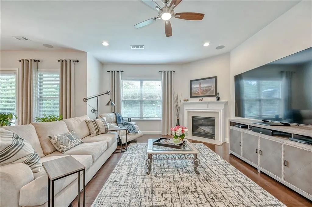 107 Austin Drive, Atlanta, Georgia 30328, 5 Bedrooms Bedrooms, ,4 BathroomsBathrooms,Residential,Sold,107 Austin Drive,7056438