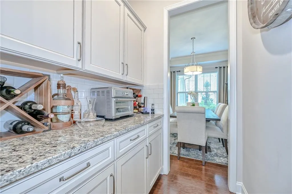 107 Austin Drive, Atlanta, Georgia 30328, 5 Bedrooms Bedrooms, ,4 BathroomsBathrooms,Residential,Sold,107 Austin Drive,7056438