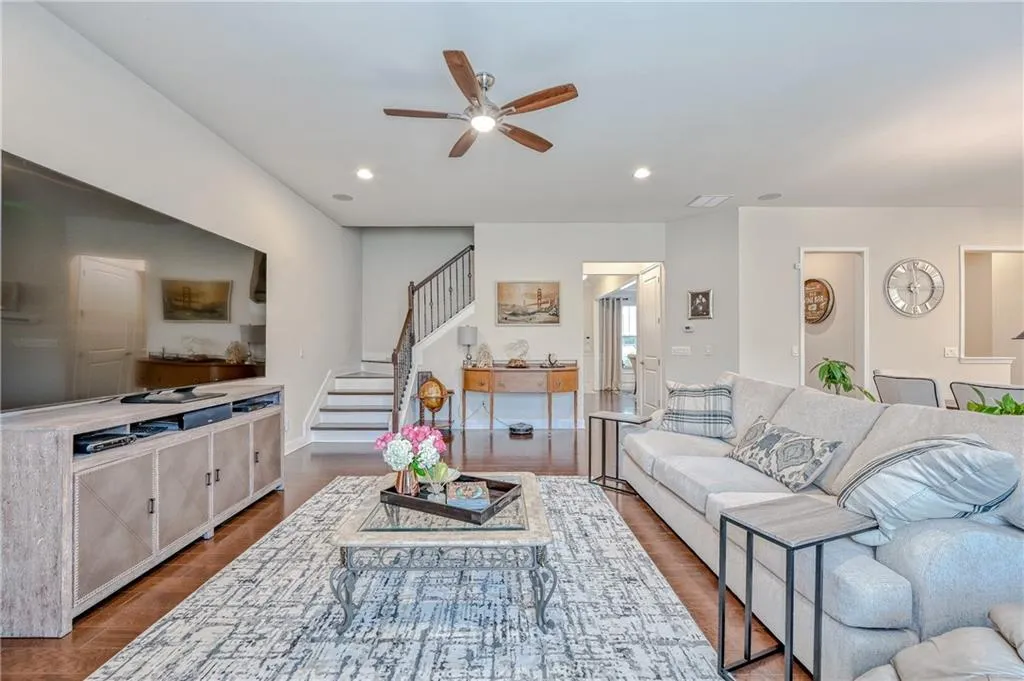 107 Austin Drive, Atlanta, Georgia 30328, 5 Bedrooms Bedrooms, ,4 BathroomsBathrooms,Residential,Sold,107 Austin Drive,7056438
