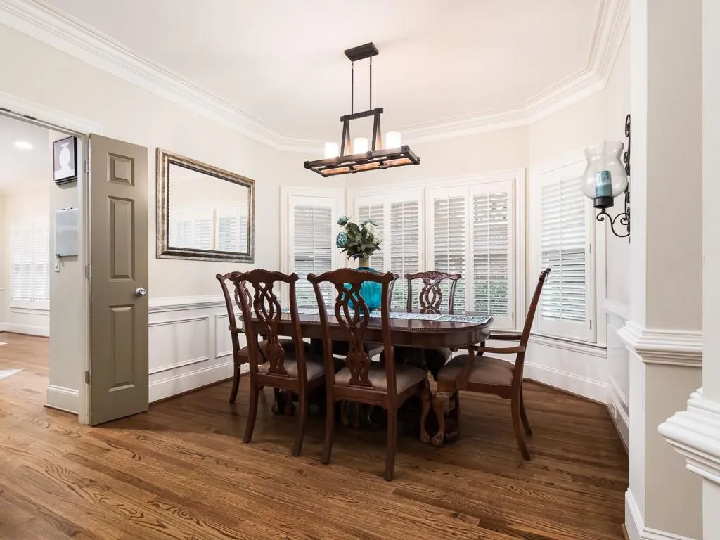 670 Forest Hills Drive, Sandy Springs, Georgia 30342, 5 Bedrooms Bedrooms, ,4 BathroomsBathrooms,Residential,Sold,670 Forest Hills Drive,5907545