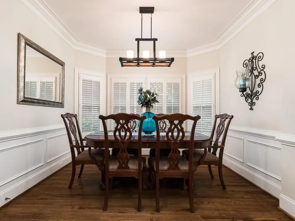 670 Forest Hills Drive, Sandy Springs, Georgia 30342, 5 Bedrooms Bedrooms, ,4 BathroomsBathrooms,Residential,Sold,670 Forest Hills Drive,5907545