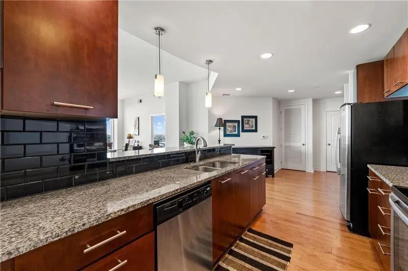 3300 Windy Ridge Parkway Se, Atlanta, Georgia 30339, 2 Bedrooms Bedrooms, ,2 BathroomsBathrooms,Residential,For Sale,3300 Windy Ridge Parkway Se,7570319